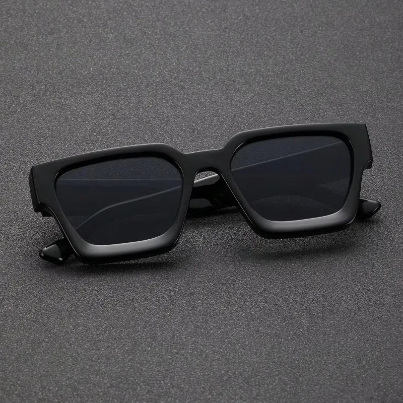 Unisex square frame